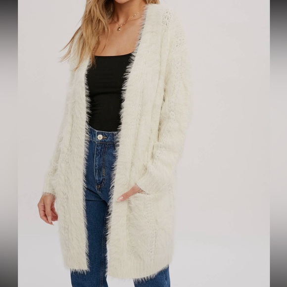 Cozy, fuzzy, white cable knit soft long sleeve open front cardigan sweater - Picture 2 of 11